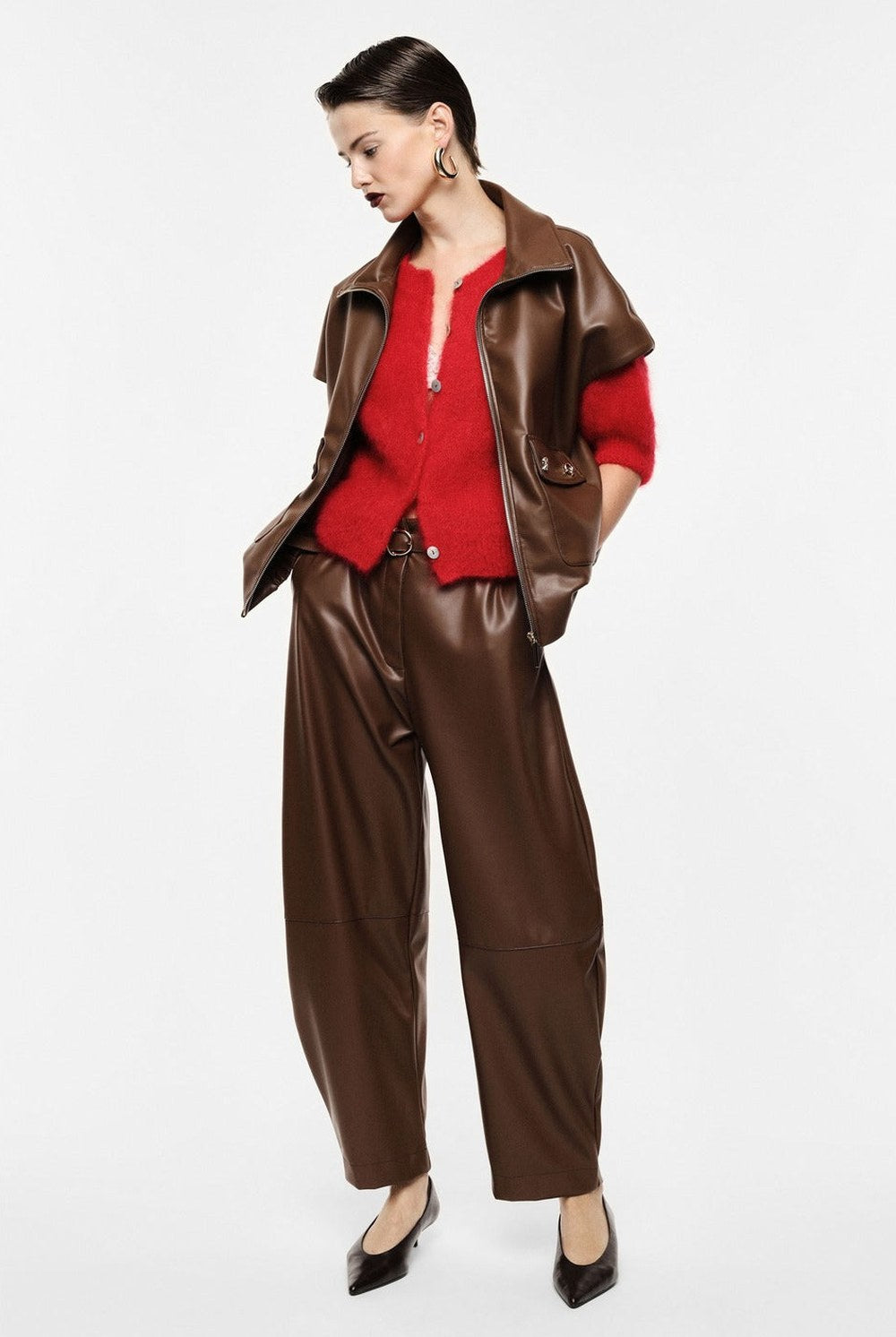 Pantalon ballon en simili cuir porté – Imperial Femme