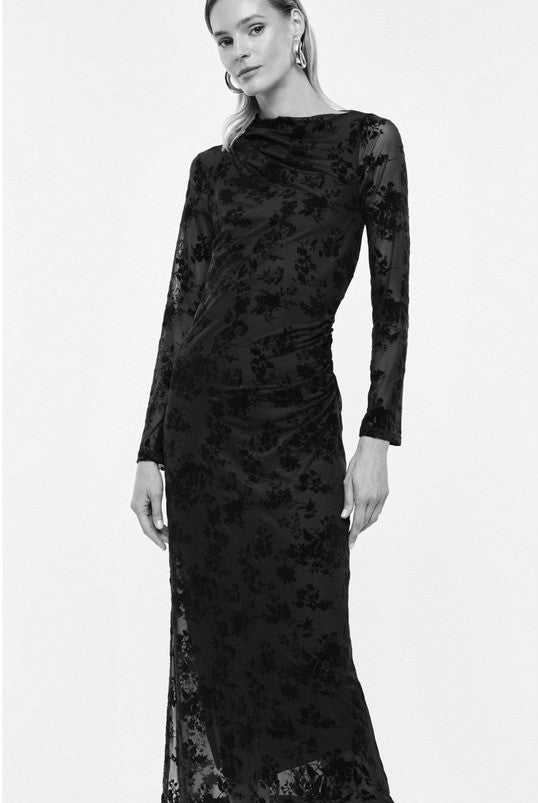Robe longue en dentelle noire, vestiaire Imperial — Tenue de cérémonie
