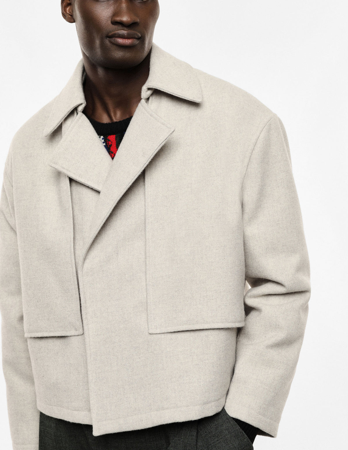 Manteau court à rabats superposés porté, face – Écru chiné – Imperial Homme