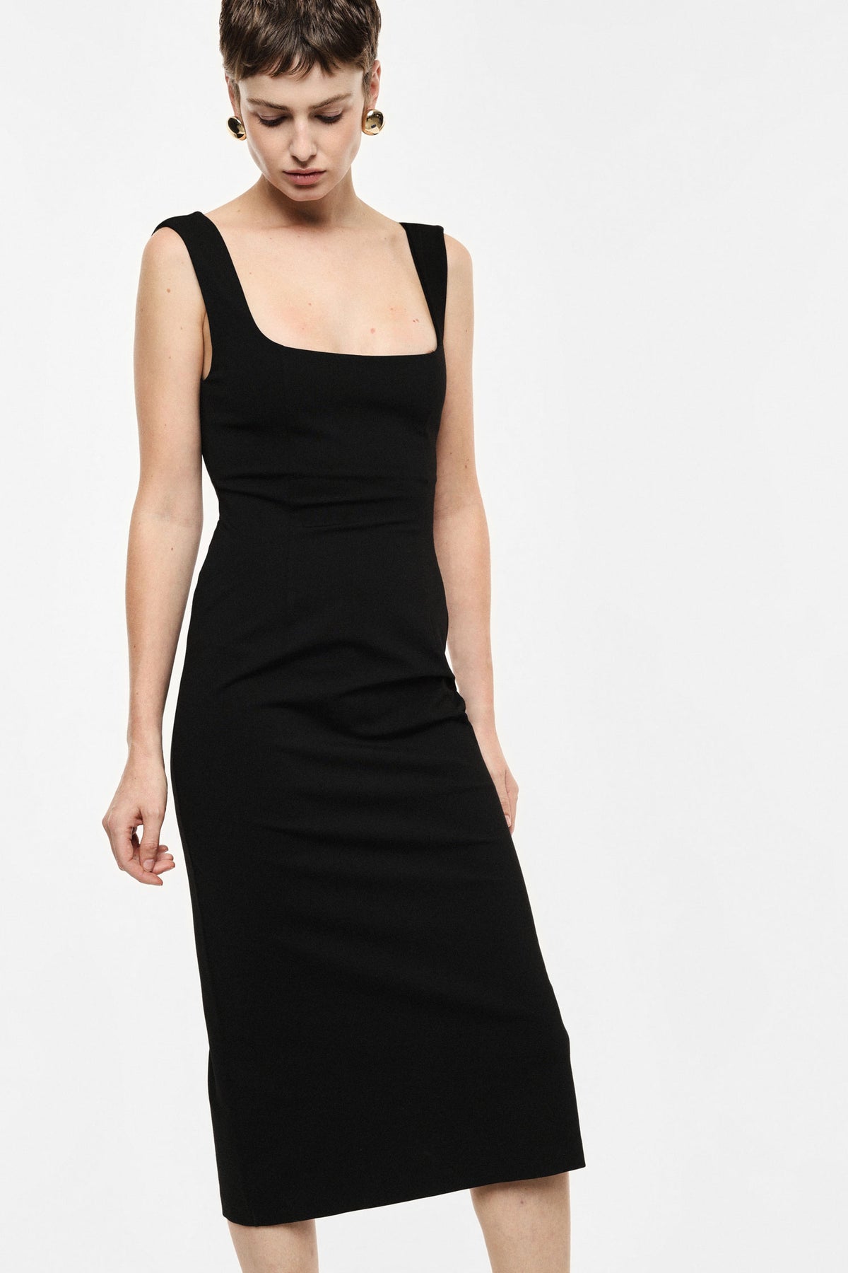 Robe fourreau midi à encolure carrée portée, profil – Noir – Imperial Femme