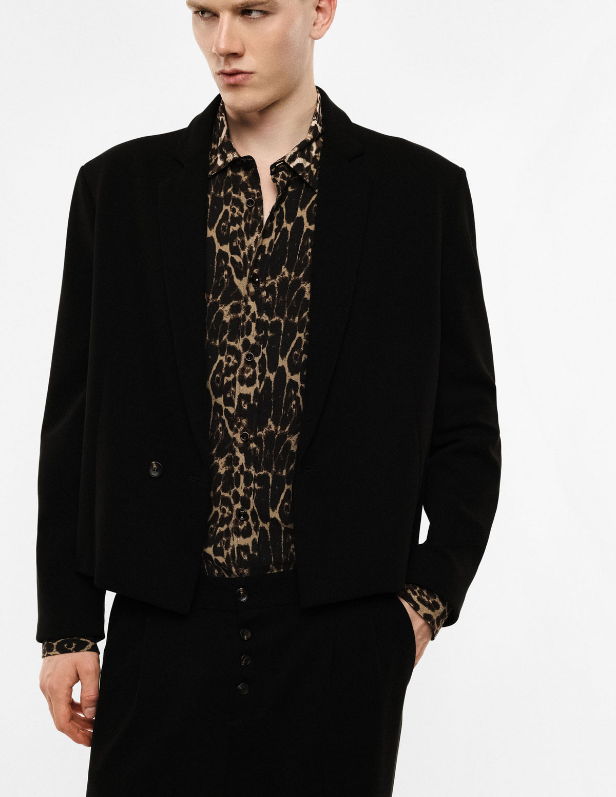 Blazer court droit un bouton porté, détail – Imperial Homme