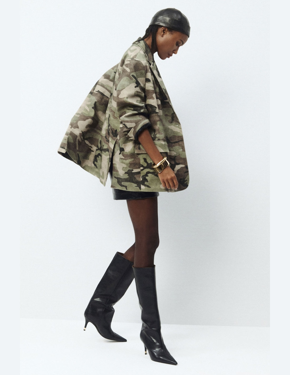 Blazer oversize sergé imprimé camouflage porté – kaki et beige – Imperial Femme
