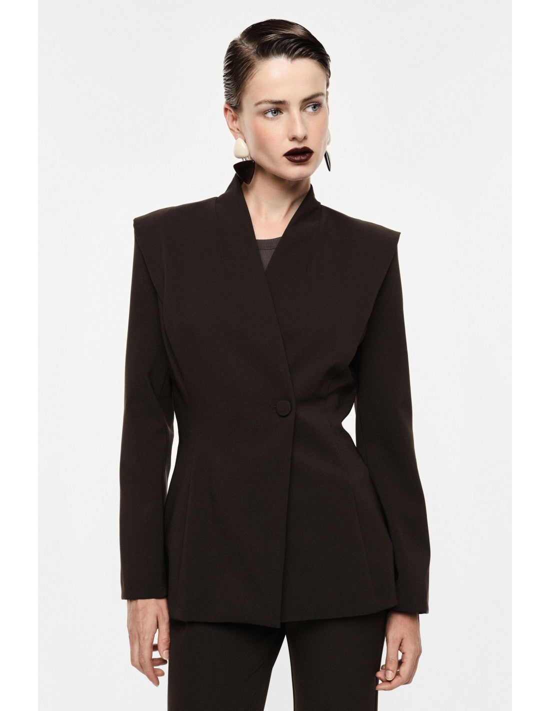 Blazer un bouton col montant épaules marquées – Imperial Femme