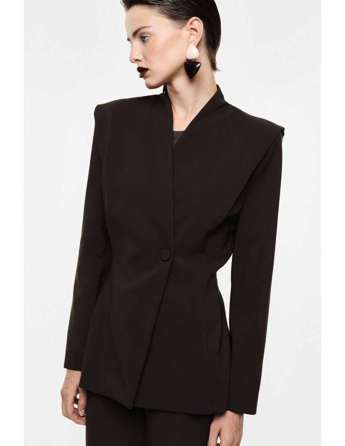 Blazer un bouton col montant épaules marquées – Imperial Femme