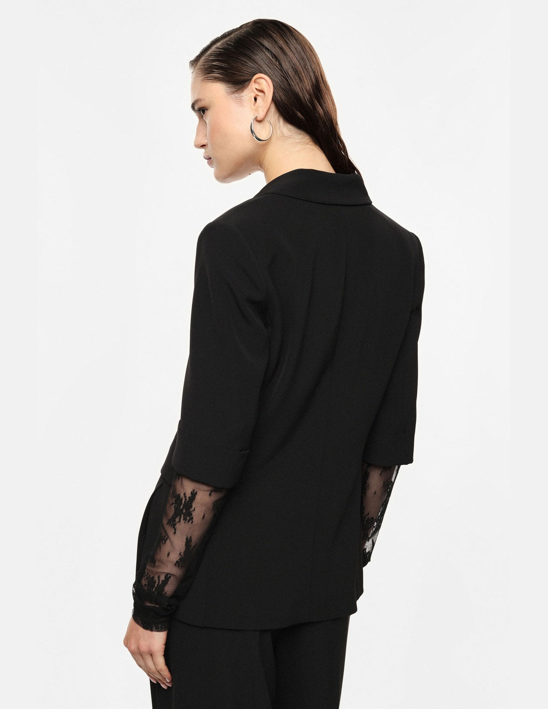 Blazer droit manches courtes col revers crantés, portée de dos