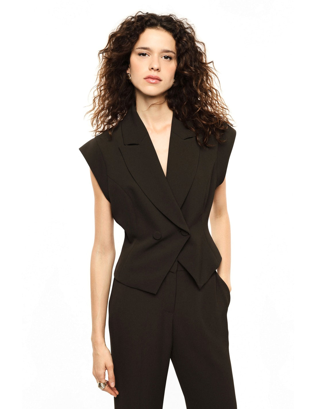 Veste sans manches col revers croisée porté, face – Kaki foncé – Imperial Femme