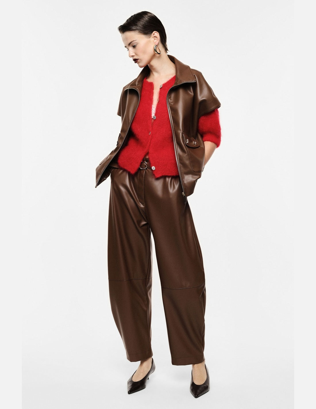 Pantalon ballon effet cuir ceinturé porté – marron – Imperial Femme