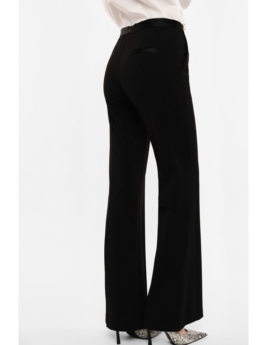 Pantalon de smoking flare finition satin – Imperial Femme