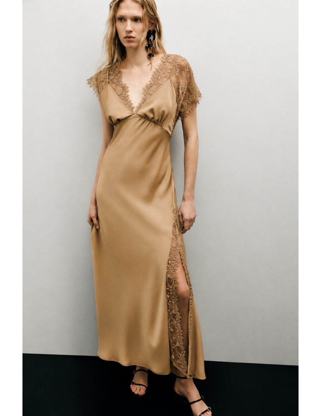 Robe longue satin dentelle – Imperial Femme