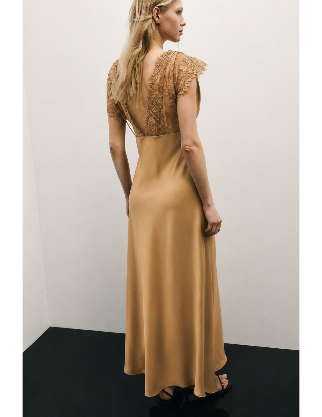 Robe longue satin dentelle – Imperial Femme