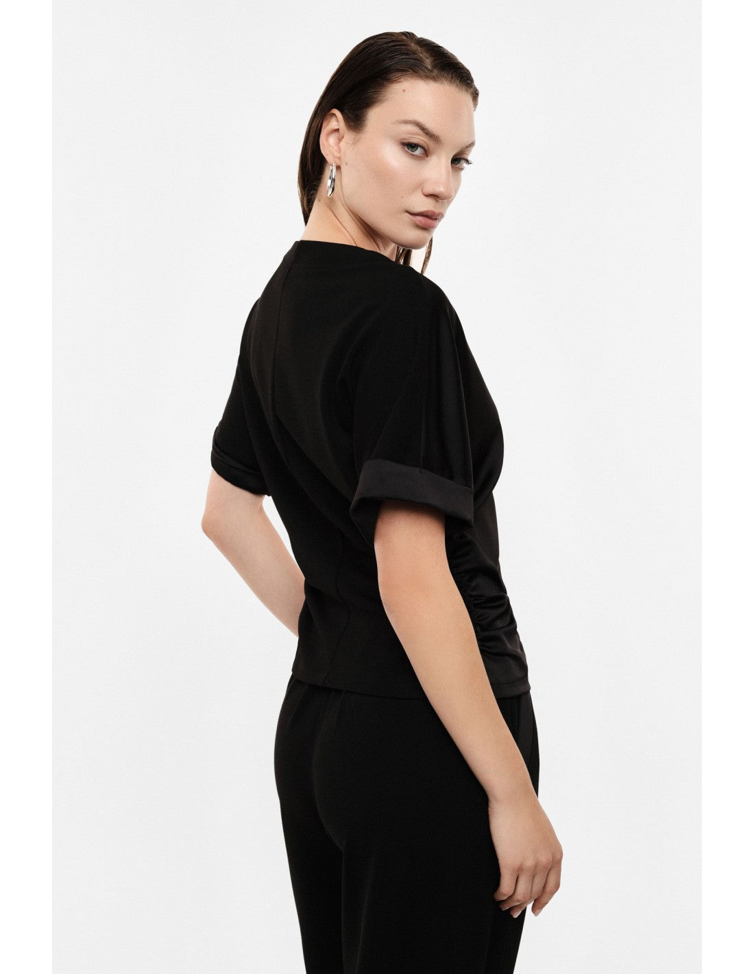 T-shirt col V manches à revers en satin – Imperial Femme