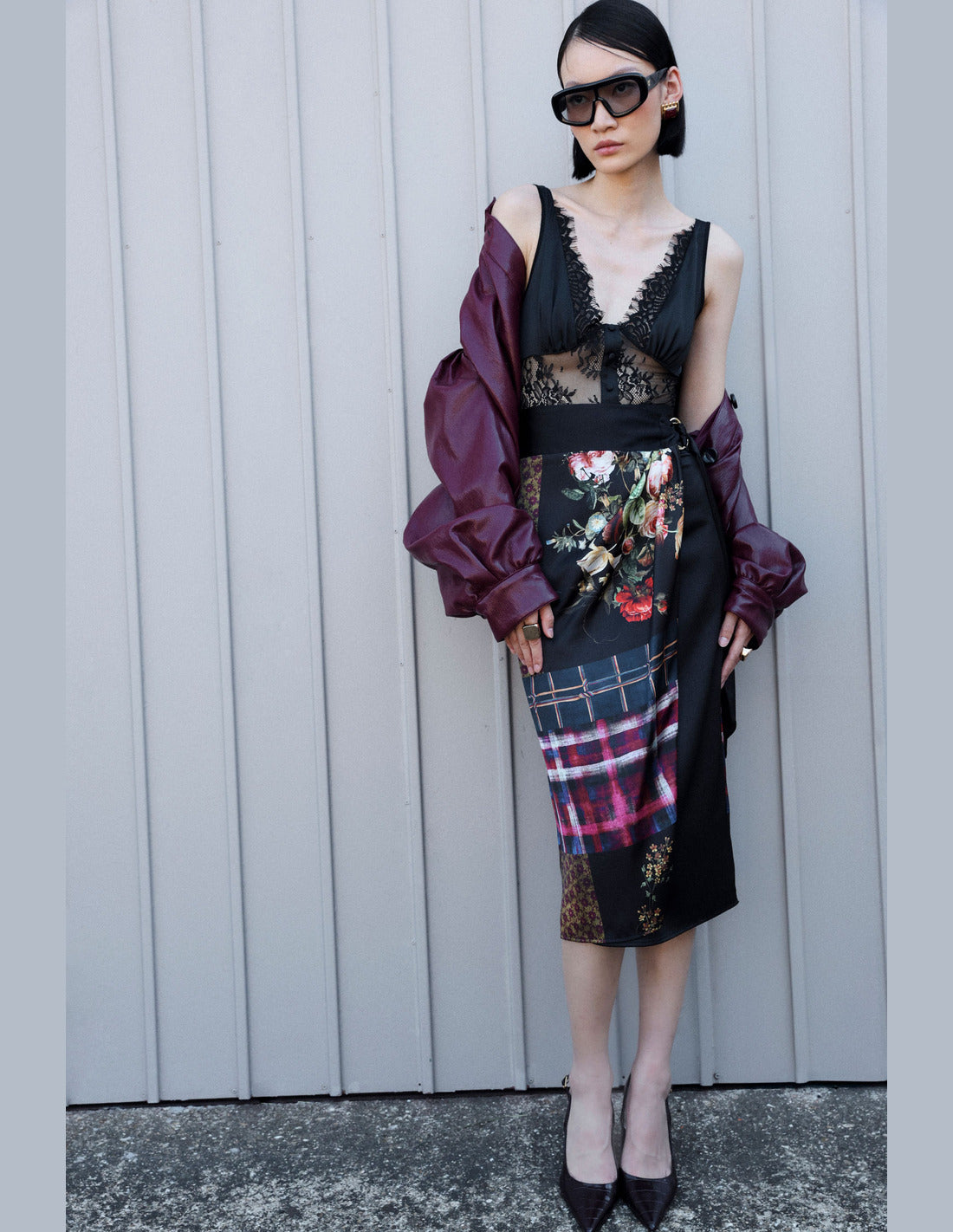 Jupe midi patchwork imprimée à pan drapé portée – multicolore – Imperial Femme