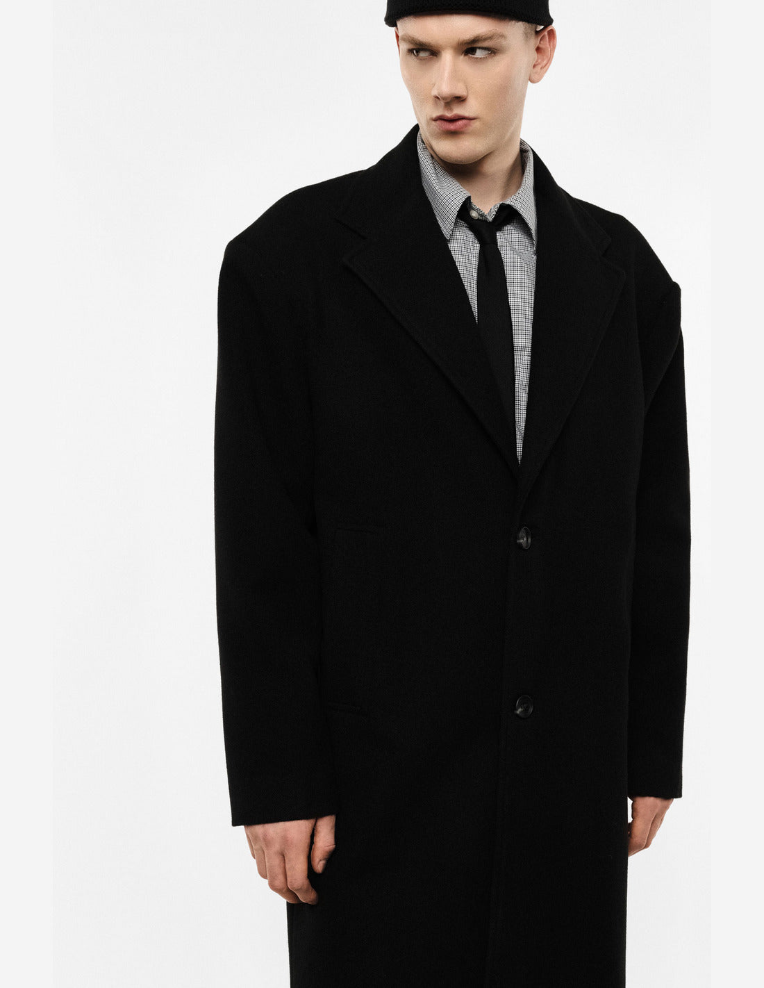 Manteau long oversize en laine mélangée porté, vue de trois-quarts – Imperial Homme