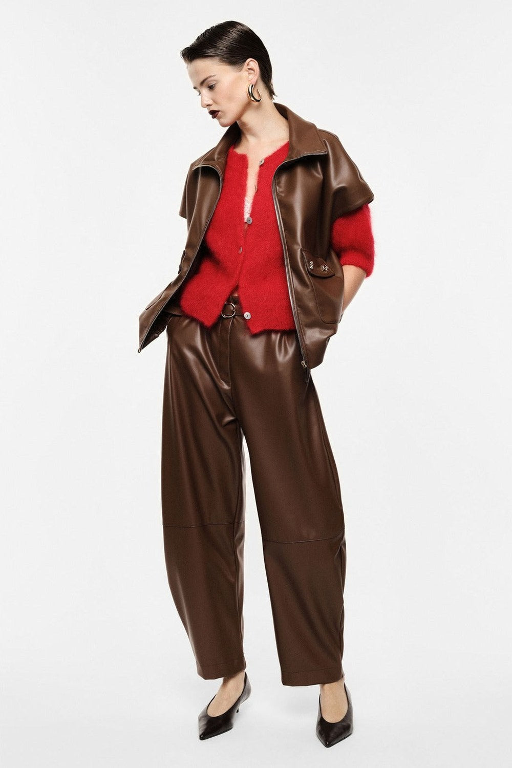Pantalon ballon en simili cuir porté – Imperial Femme