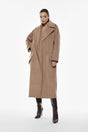 Manteau long cocon à larges revers porté, face – Camel – Imperial Femme