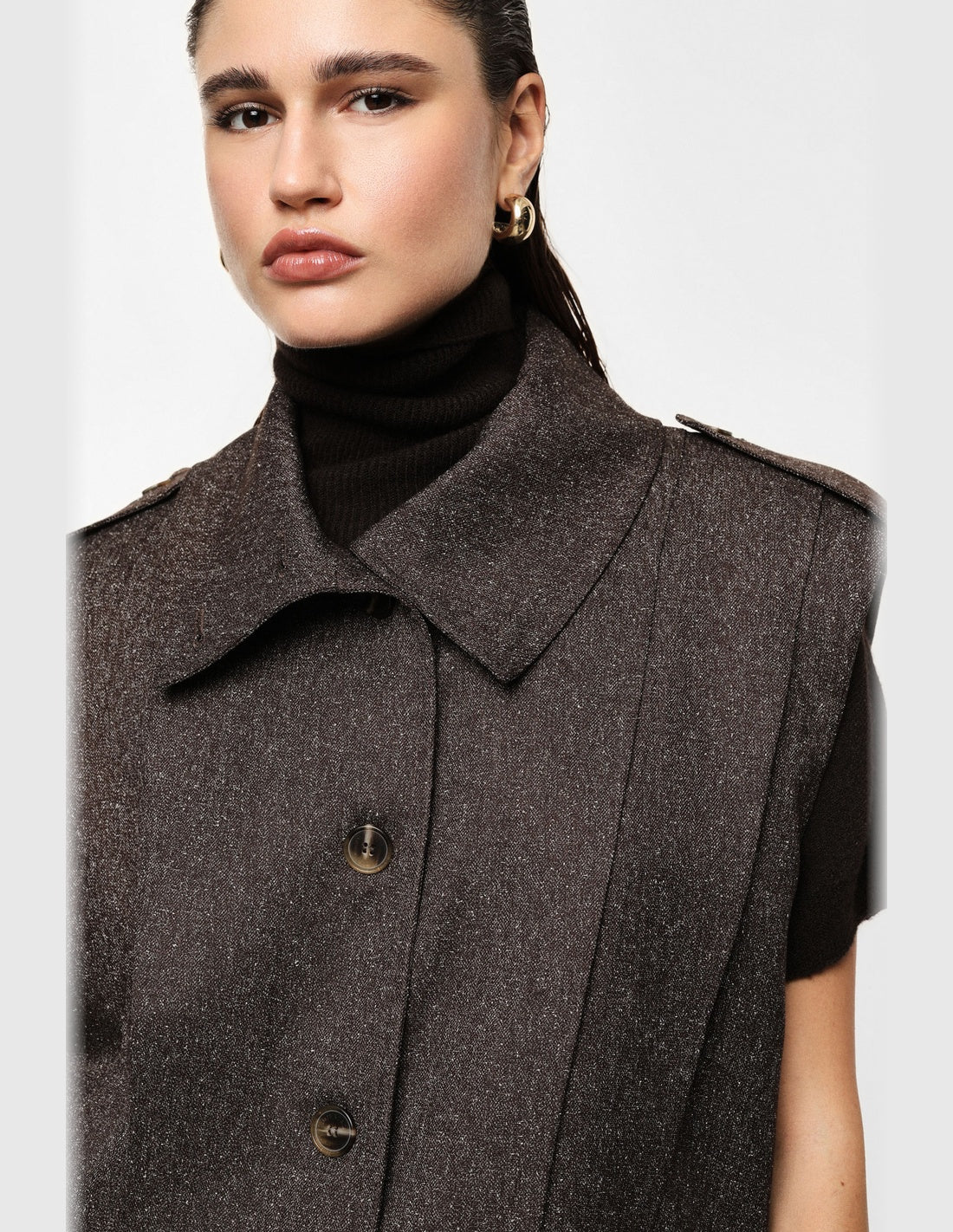 Gilet sans manches col chemise, détail du col