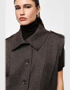Gilet sans manches col chemise, détail du col