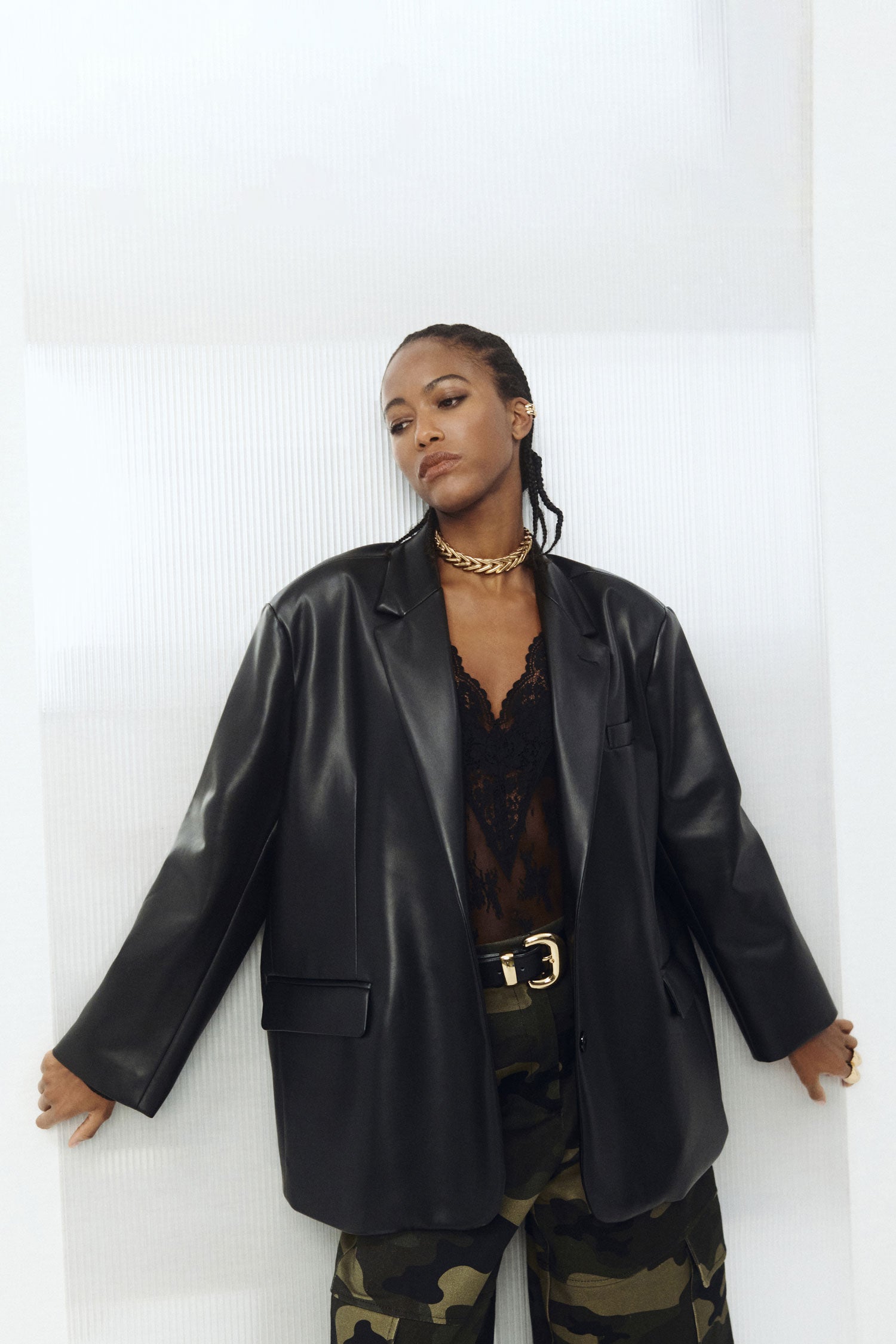 Blazer oversize en cuir synthétique porté – Noir – Imperial Femme