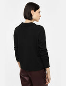 Pull col polo en maille fine, porté de dos