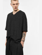 T-shirt rayé ample col V Imperial Homme, porté de face