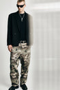 Pantalon ample imprimé camouflage porté – Imperial Homme