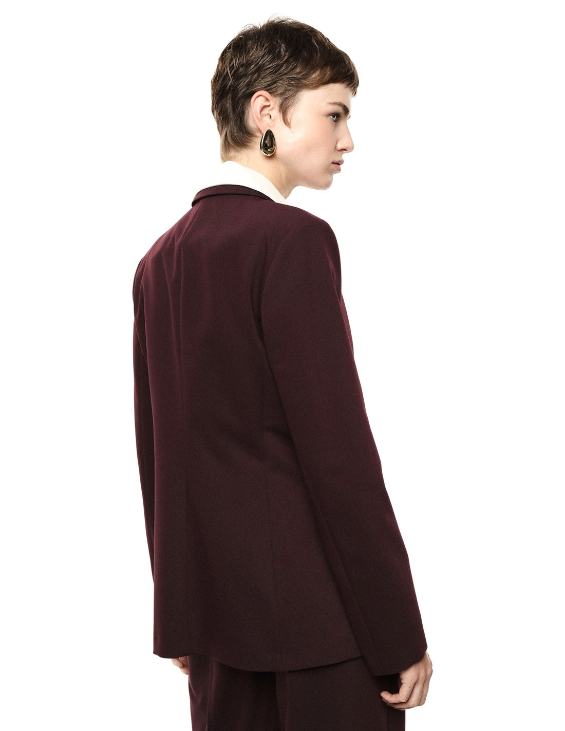 Veste croisée en draperie de tailleur portée, dos – bordeaux – Imperial Femme