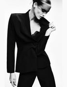 Blazer un bouton col montant épaules marquées noir porté – Imperial Femme