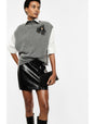 Pull sans manches à col montant et broche porté, face – Gris chiné – Imperial Femme