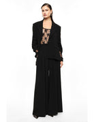 Pantalon palazzo taille haute ceinturé en crêpe porté, face – Noir – Imperial Femme