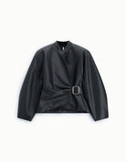 Veste courte en éco-cuir à boucle drapée à plat – Noir – Imperial Femme