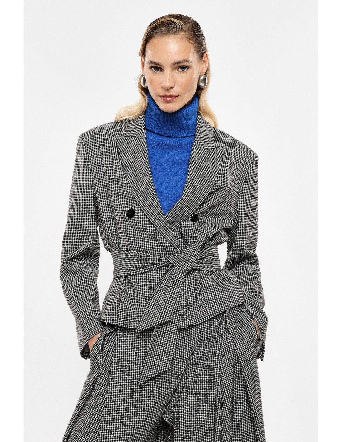 Blazer croisé ceinturé pied-de-poule noir et blanc – Imperial Femme