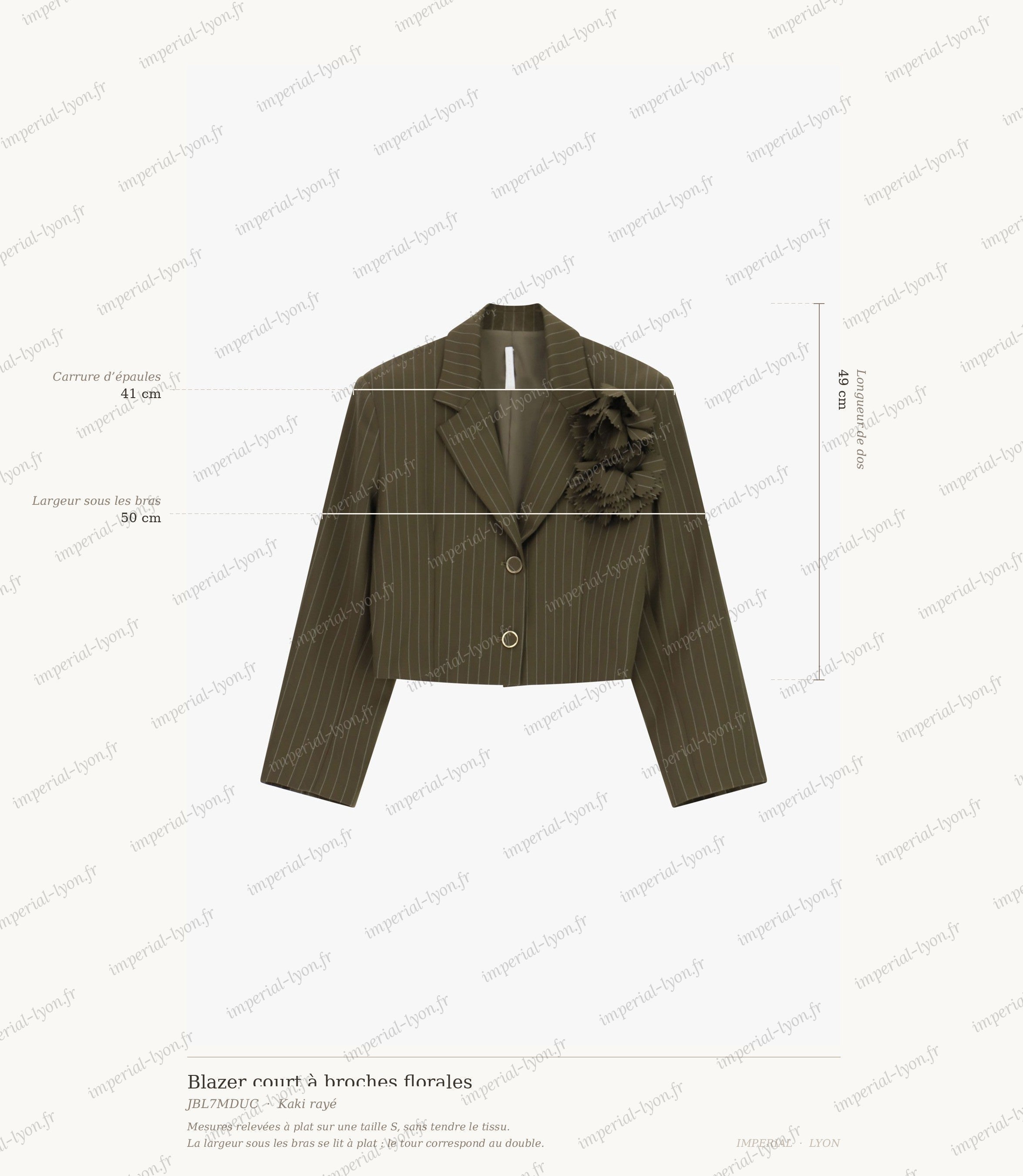 Cartographie des mesures du blazer court rayé kaki Imperial : longueur de dos 49 cm, carrure d'épaules 41 cm, largeur sous les bras 50 cm