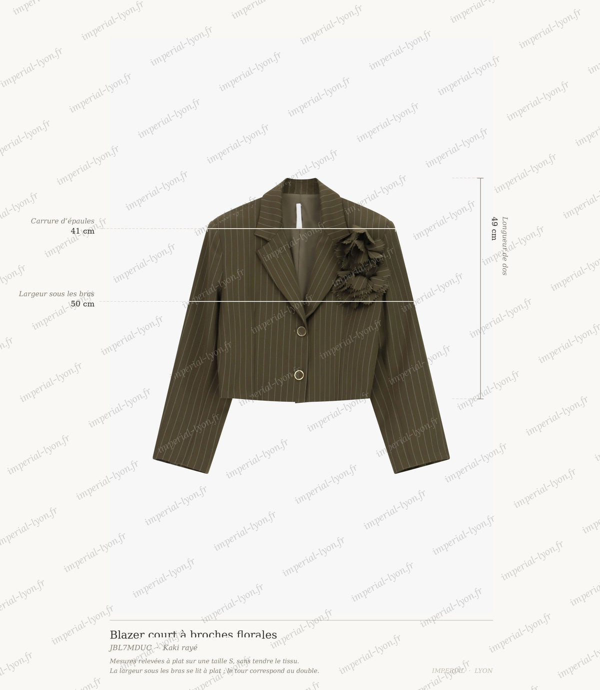 Cartographie des mesures du blazer court rayé kaki Imperial : longueur de dos 49 cm, carrure d'épaules 41 cm, largeur sous les bras 50 cm