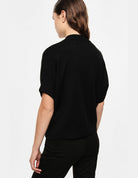Pull col montant manches 3/4 collier de strass, portée de dos