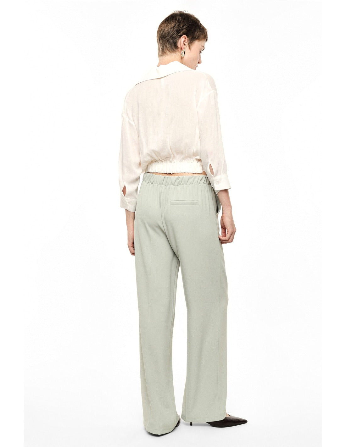 Pantalon palazzo fluide taille haute porté, dos – Vert d'eau – Imperial Femme