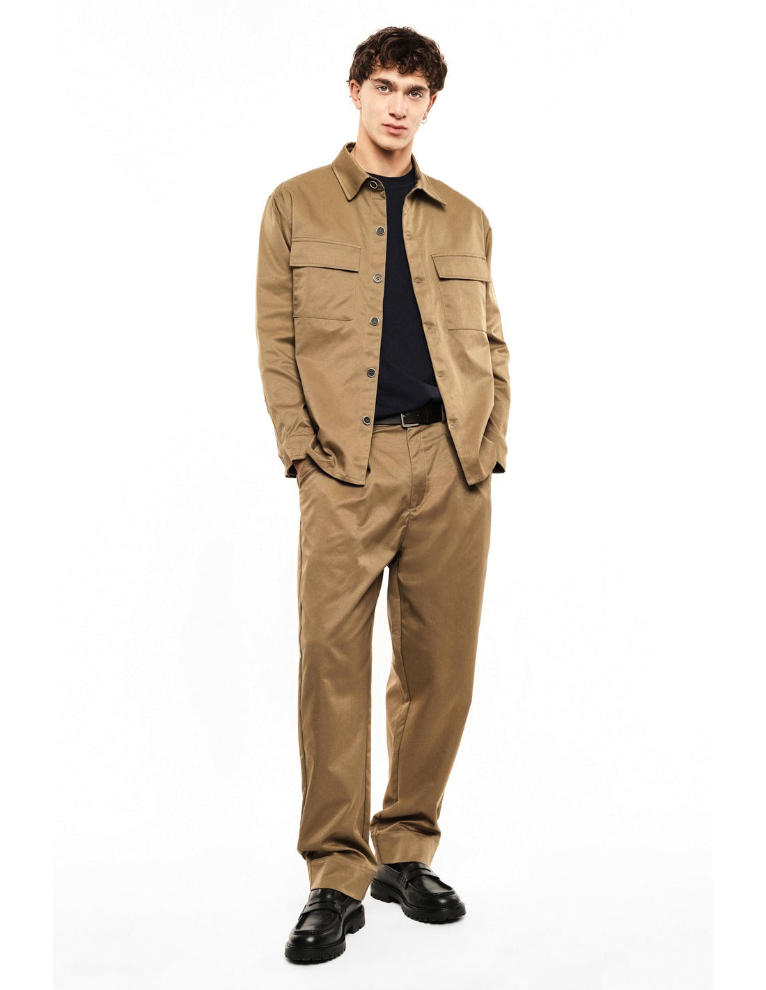 Pantalon à pinces fluide porté, face – Kaki – Imperial Homme