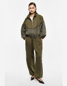 Pantalon jogging à bandes satinées en point de Milan porté – kaki foncé – Imperial Femme