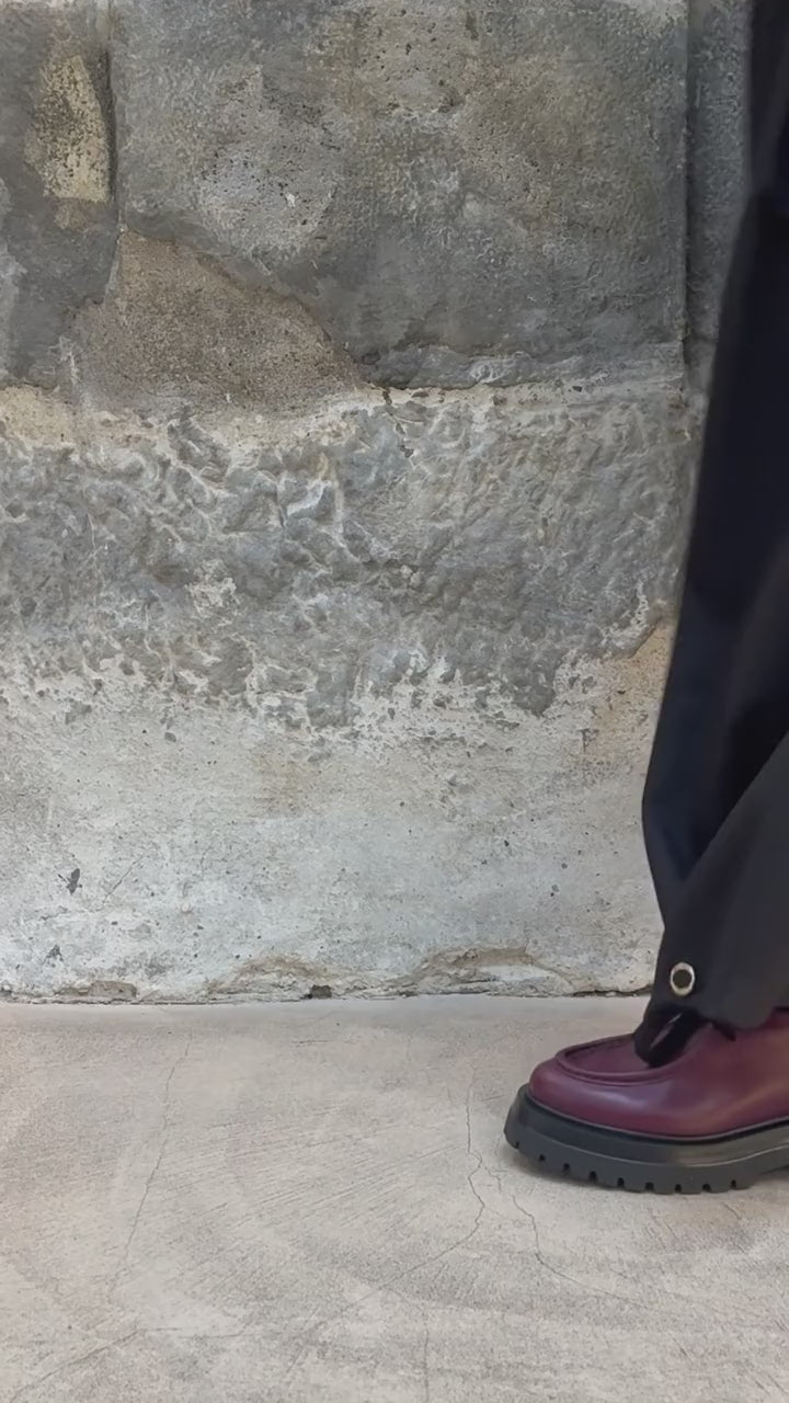 Derbies à lacets en cuir lisse Imperial en mouvement – prune