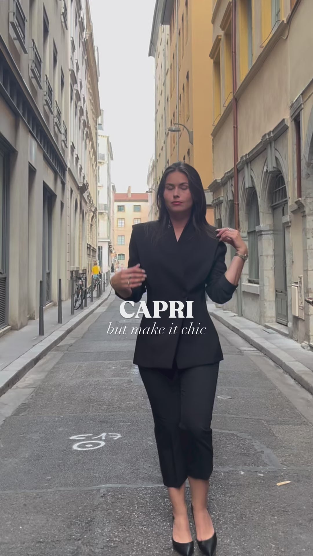 Pantalon capri porté – vidéo