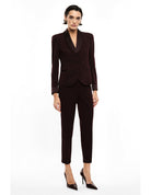 Pantalon de smoking cigarette finition satin porté, face – Bordeaux – Imperial Femme