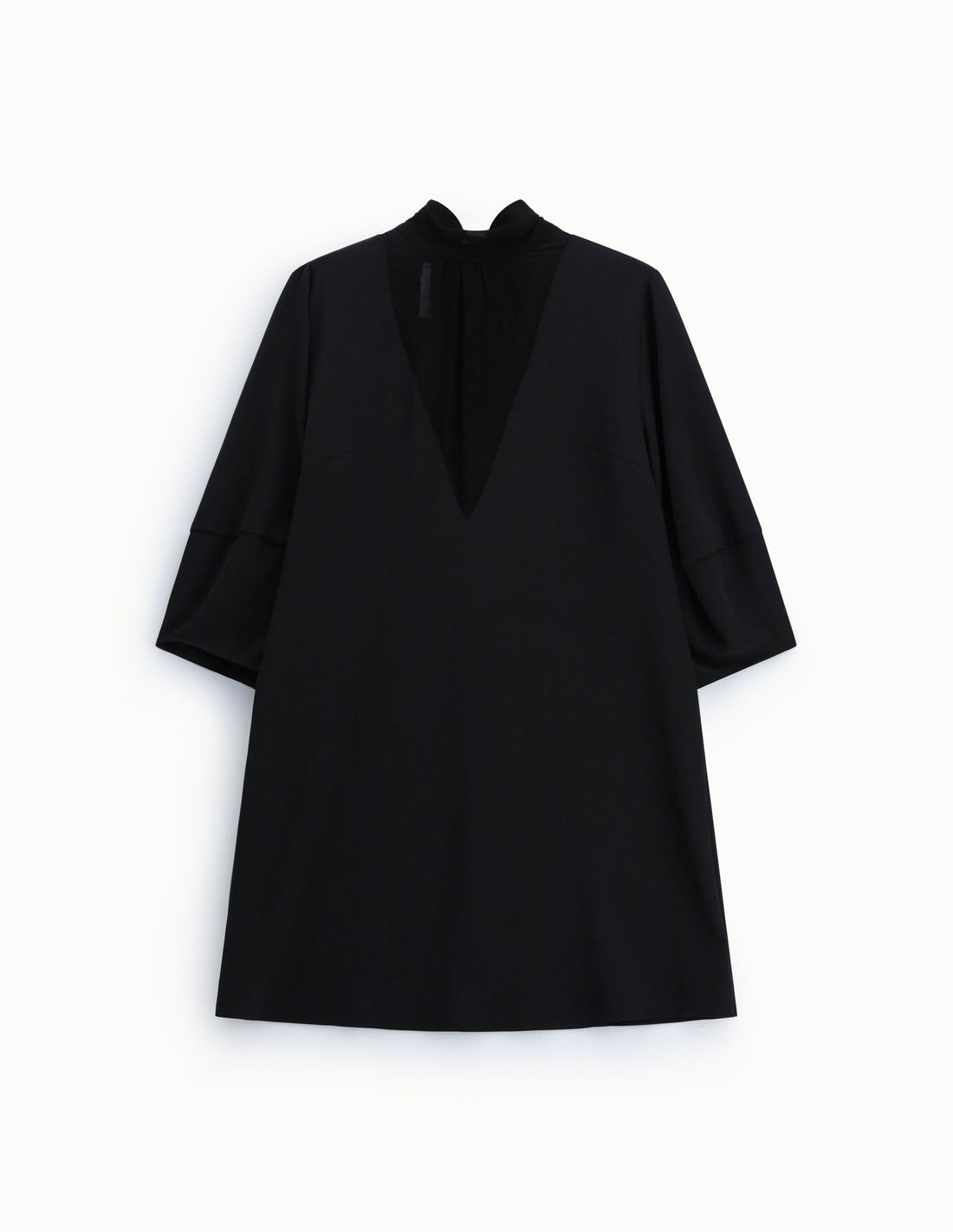 Robe courte col montant décolleté V en crêpe fluide noire – Imperial Femme, à plat