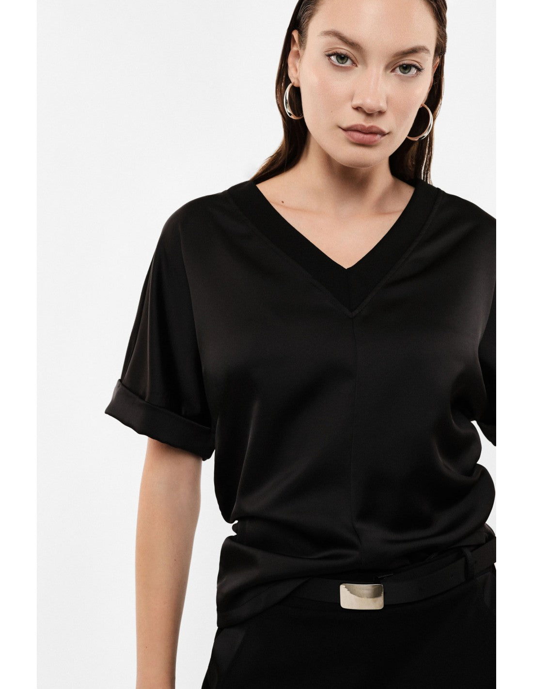 T-shirt col V manches à revers en satin – Imperial Femme