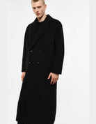 Manteau long croisé à poches plaquées, gris anthracite, porté de profil