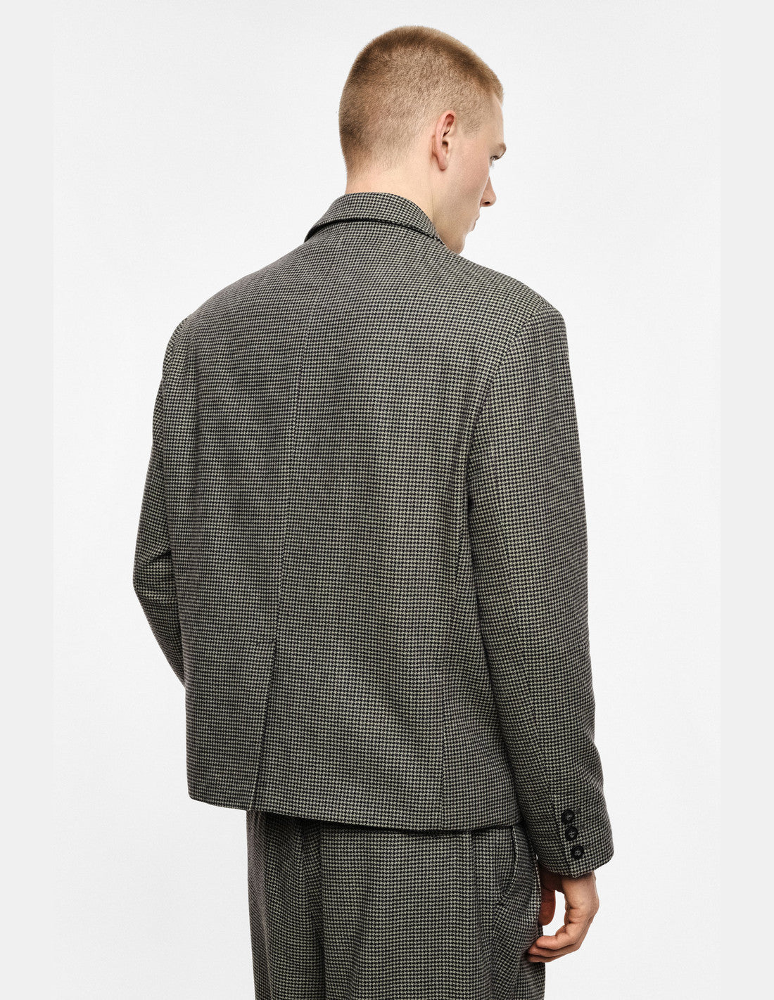 Blazer croisé micro pied-de-poule, taupe vert violet, porté de dos