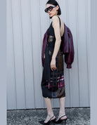 Jupe midi patchwork imprimée portée, vue de côté – Imperial Femme