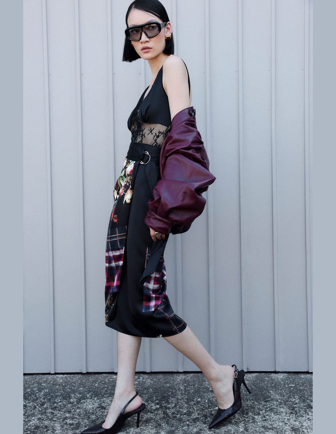 Jupe midi patchwork imprimée portée, en mouvement – Imperial Femme