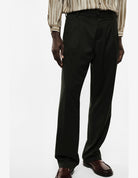 Pantalon droit à pinces, vert forêt, porté, détail